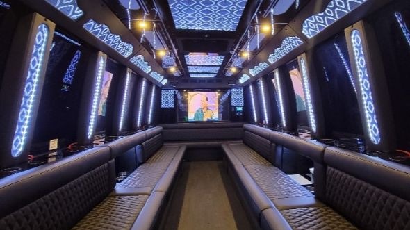 parker 20 passenger party bus