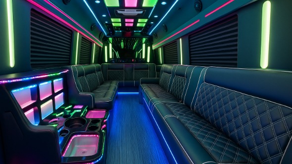 thornton 20 passenger party bus